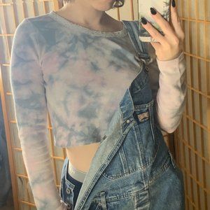 Soft n pretty tye-dye thermal w/ lace neckline